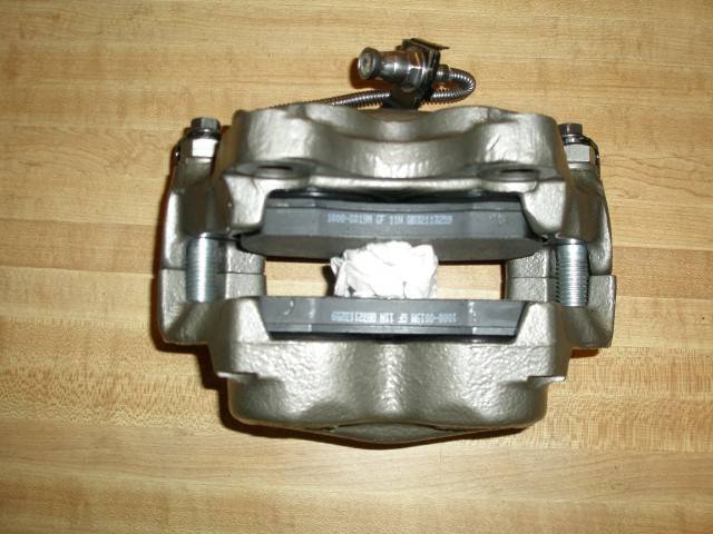 BENDIX Left Caliper 005 (Small).JPG
