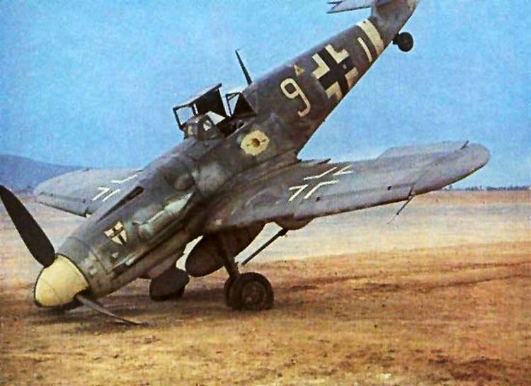 Bf-109G6Trop-7.JG27-W9-I-Clade-Greece-1944.jpg