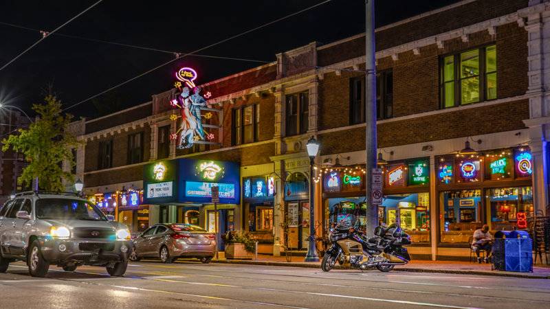 Blueberry-Hill-restaurant-Delmar-Loop-St-Louis-MO.jpg