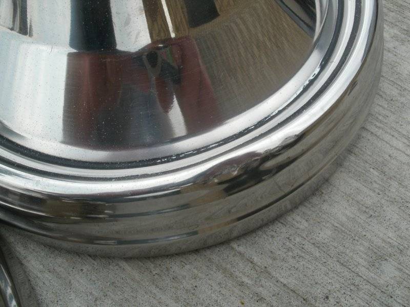Bobs 1966 Ply Hub Caps 005.JPG