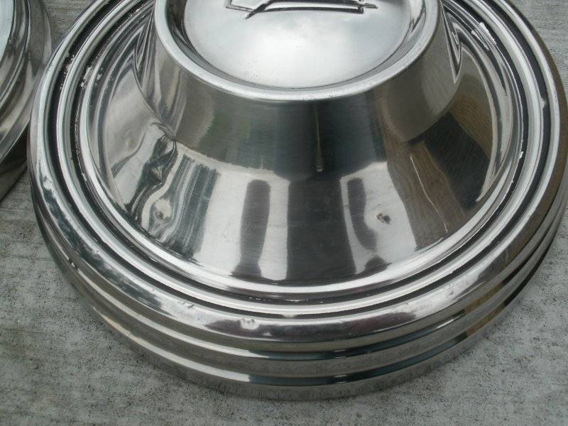Bobs 1966 Ply Hub Caps 006.JPG