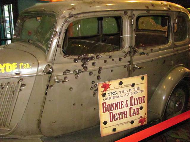 bonnie-clyde-car-bullet-holes-jpg.jpg