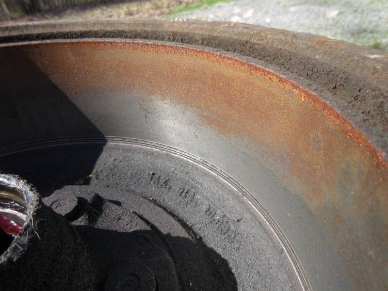 brakes-passengers-drum-condition-01.jpg