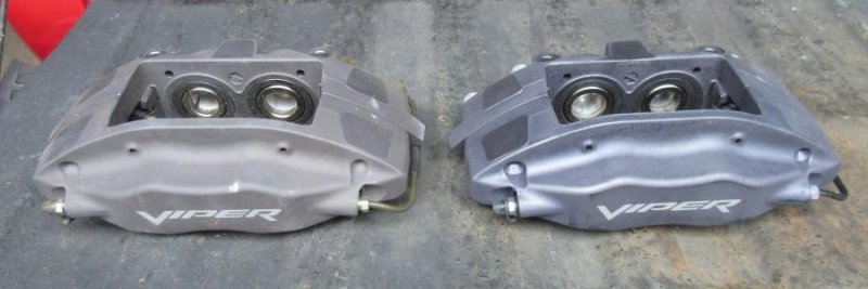 brakes_022_Viper_calipers.jpg