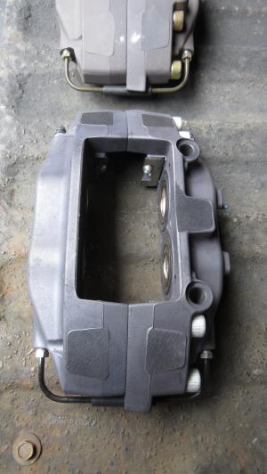 brakes_024_Viper_calipers.jpg