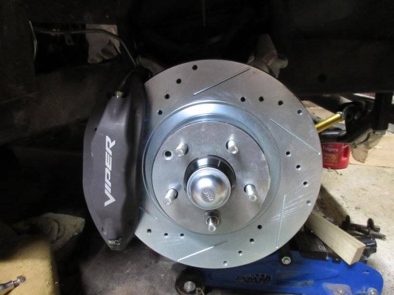 brakes_027_Viper_calipers.jpg