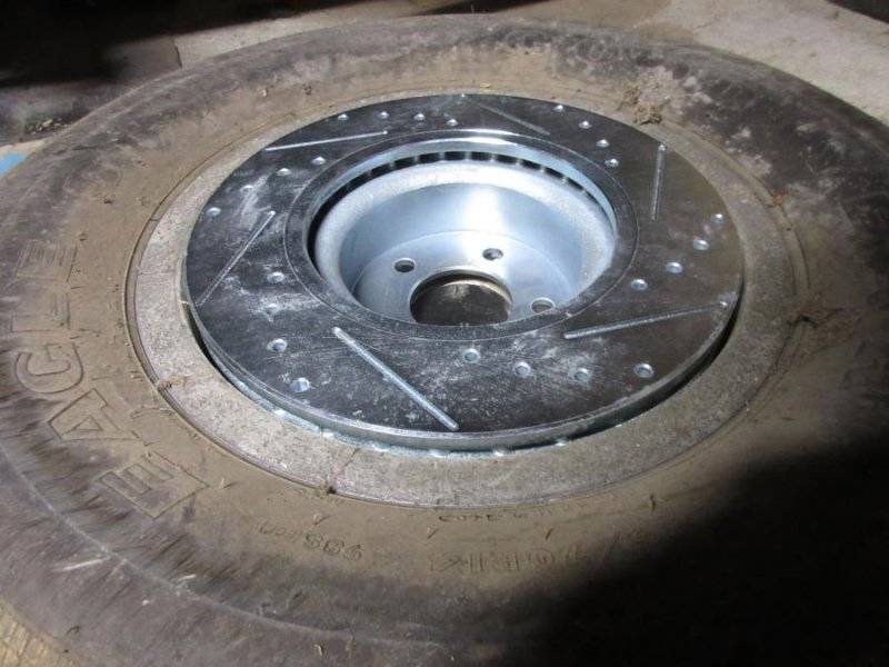 brakes_033_14_inch_rim_clearance.jpg
