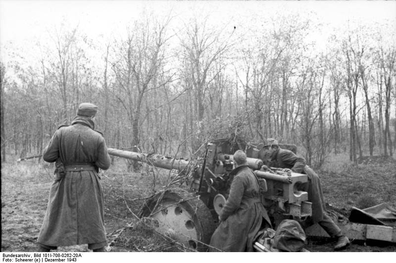 Bundesarchiv_Bild_101I-708-0262-20A%2C_Flak-Gesch%C3%BCtz_in_der_Ukraine.jpg