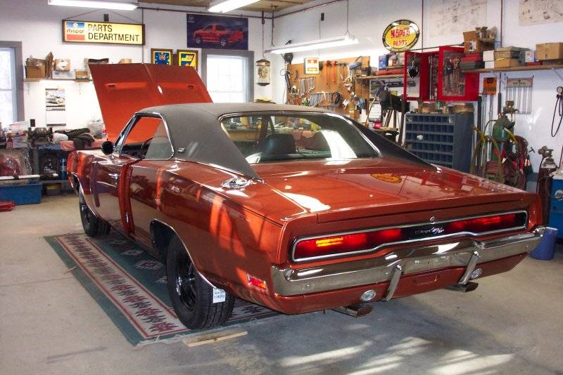 Burnt Orange charger 3-19-23 003.JPG