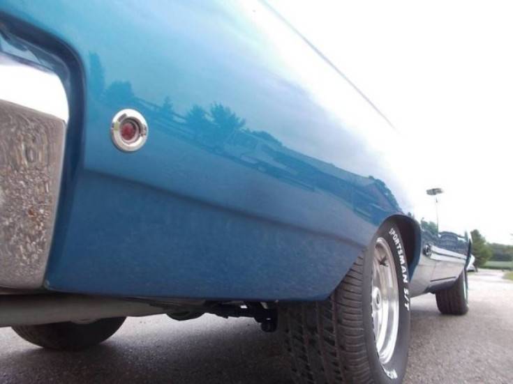 Car-101140175-4944ae8252e9b841d8cac449e1c52699.jpg