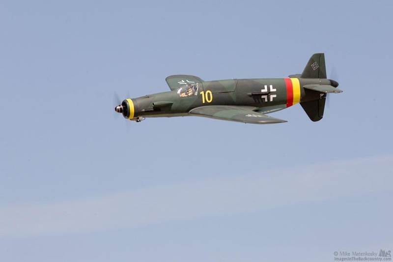 castle-fly-in-052816-133-web.jpg