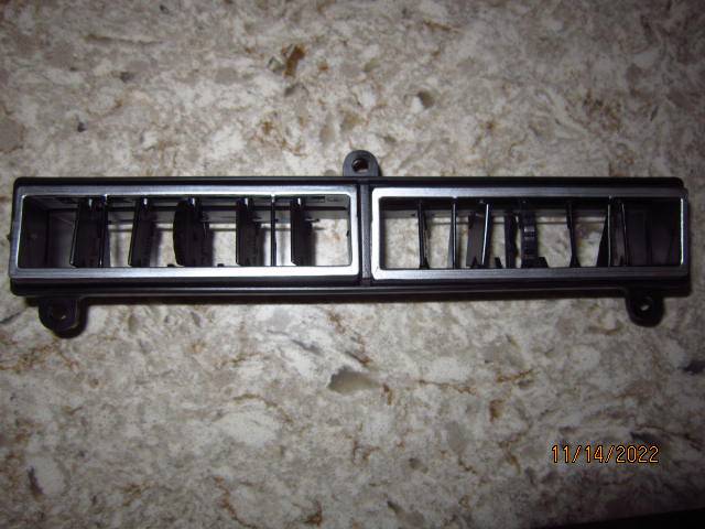 center ac vent 002.JPG