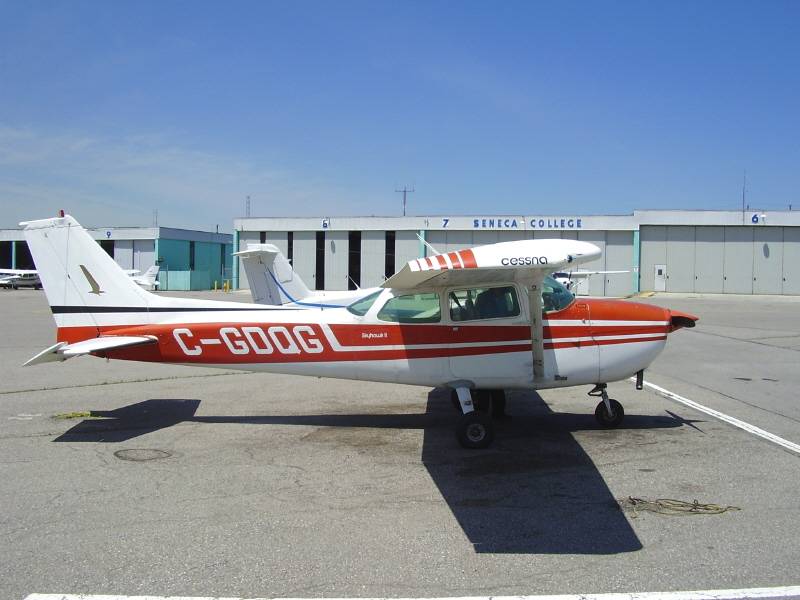 Cessna_172_C-GDQG.jpg