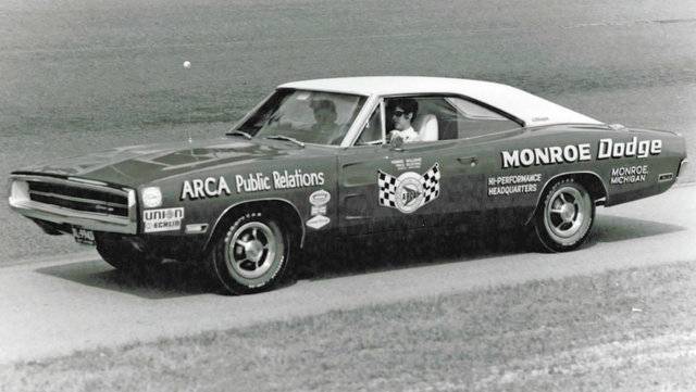 Charger 609.jpg