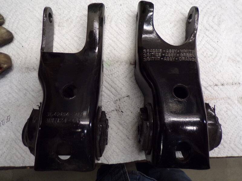 charger motor mounts 003.JPG