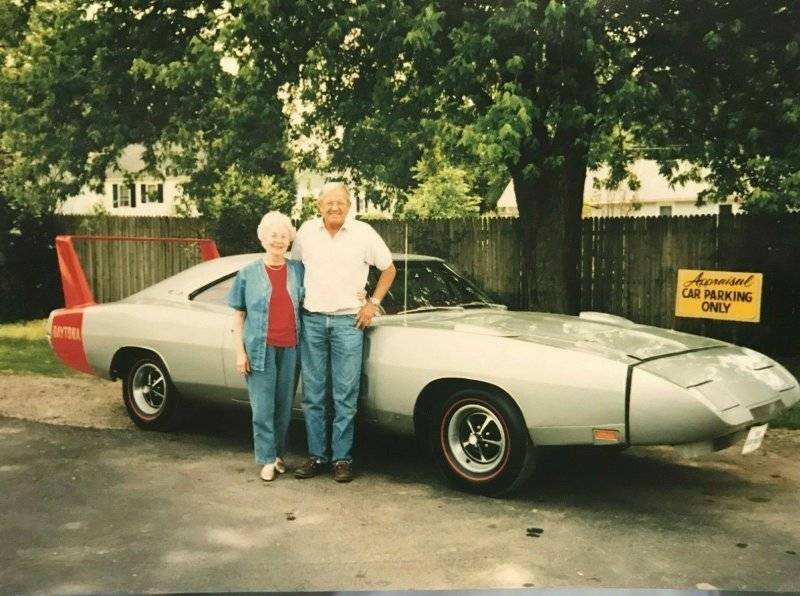 charger_with_couple.jpg