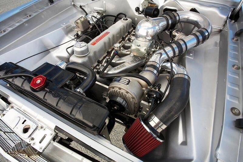 chrysle-vg-valiant-engine-bay-2.jpg