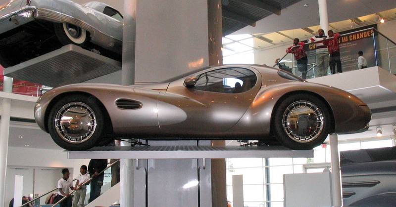 Chrysler_Atlantic_concept_car_at_Chrysler_Musem%2C_Auburn_Hills%2C_MI_January_2008_IMG_3532A.jpg