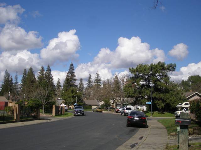 Clouds Blue Sky 001 (Small).JPG