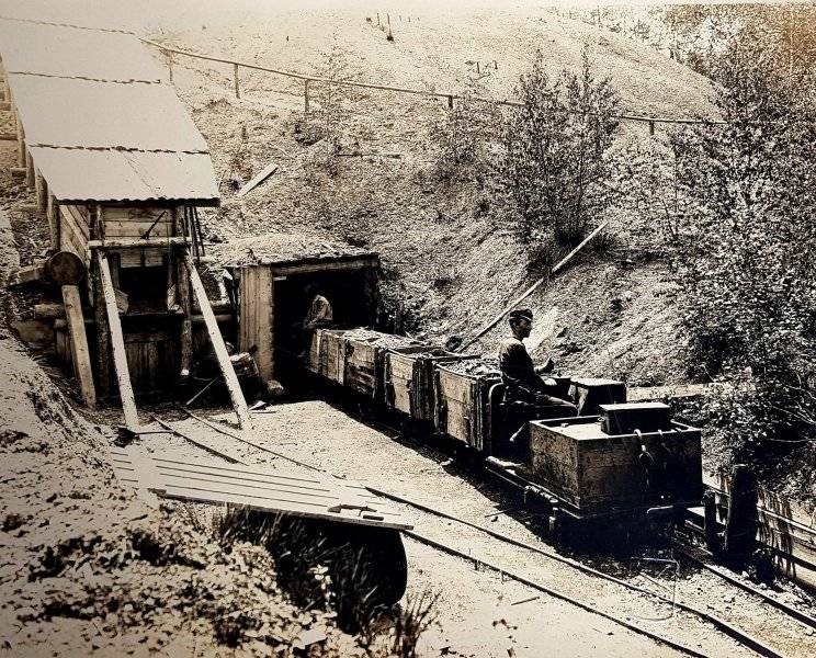 Coal_Mine_Railway_in_South_West_Styria,_Austria,_1917_(a).jpg