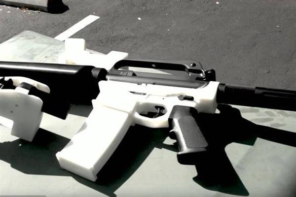 cody-wilson-wants-to-release-3d-print-details-for-ar-15-rifle-isis-3d-printed-weapons-6.jpg