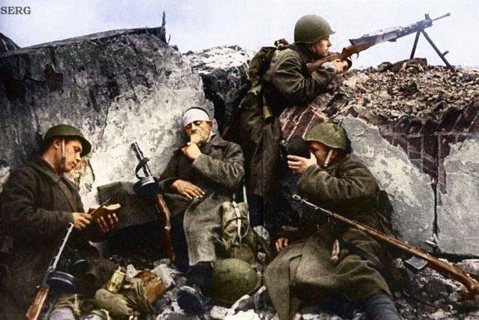 Color+Photos+of+Soviet+Soldiers+During+WWII+(17).jpg