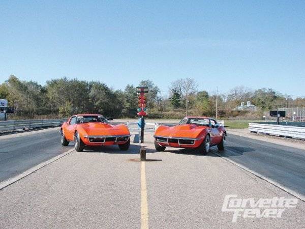 corp_0906_02_z+1969_chevrolet_corvette+pair.jpg