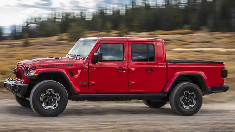 CR-Cars-InlineHero-2020-Jeep-Gladiator-driving-11-18.jpg