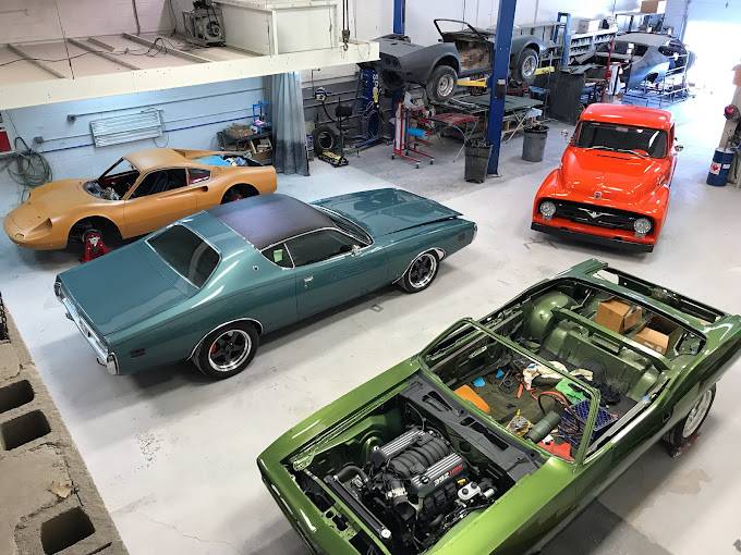cuda at Paddock's above.jpeg