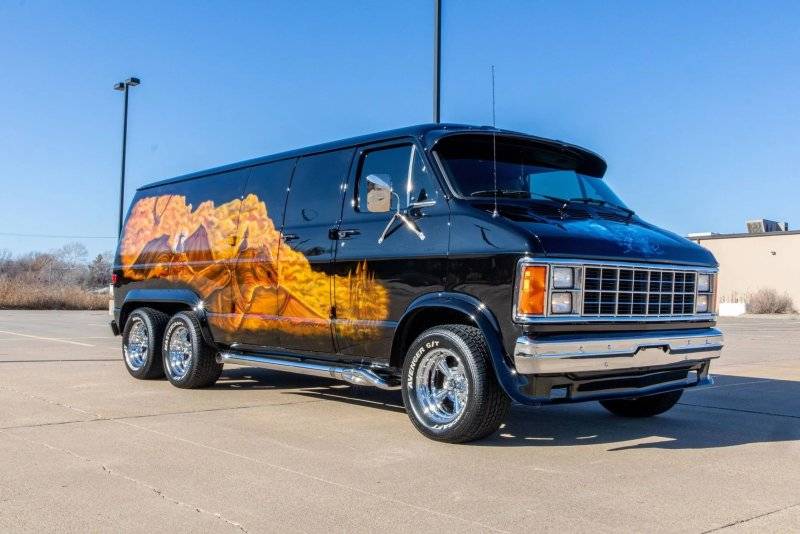 custom-1980-dodge-van-is-a-vip-room-on-wheels.jpg