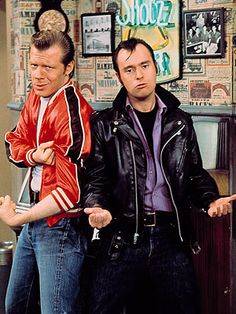 dadfb0eb778d3d0b57c79bff102cf6d4--laverne--shirley-antenna-tv.jpg