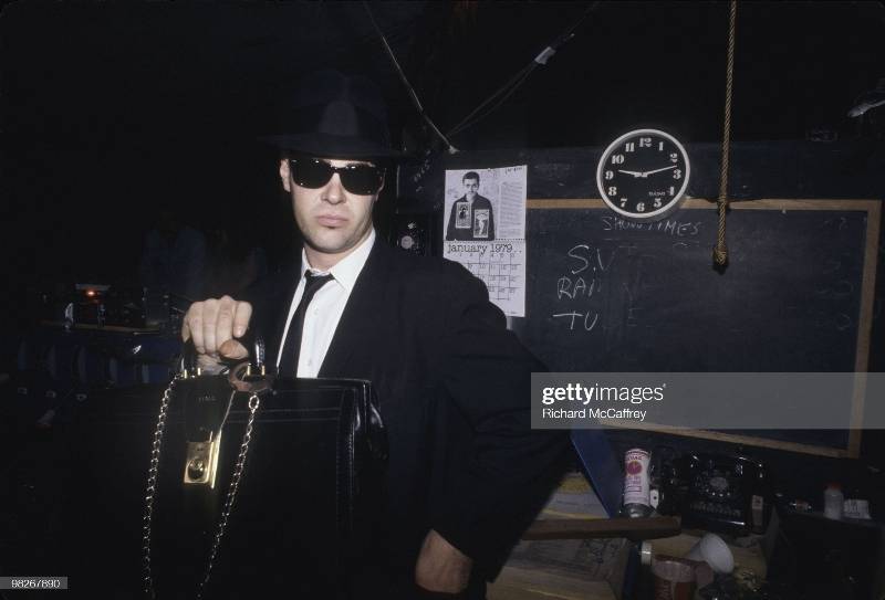 dan-akroyd-backstage.jpg