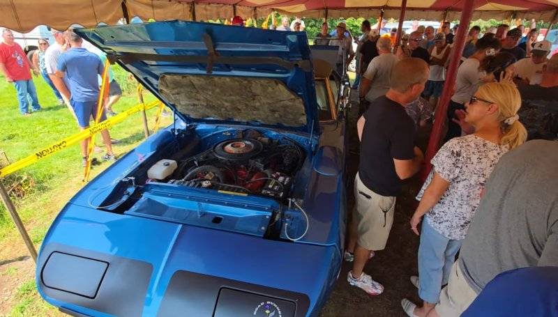 dealer-just-bought-a-210k-one-owner-1970-plymouth-superbird-4-speed-now-aims-to-flip-it_24.jpg