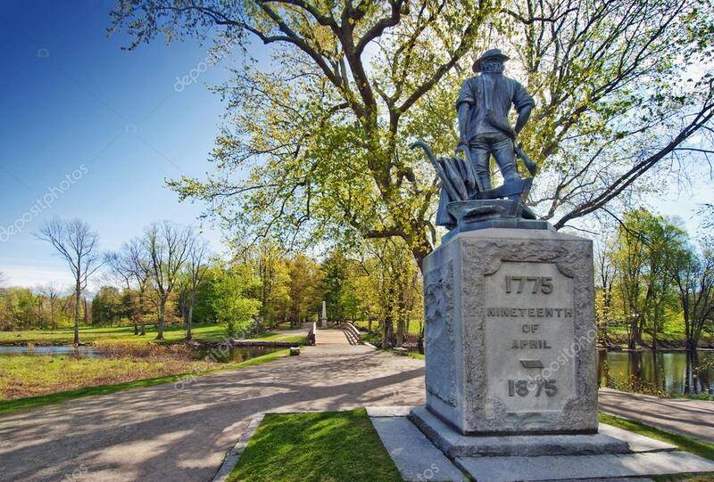 depositphotos_67238147-stock-photo-statue-of-minuteman-old-north.jpg