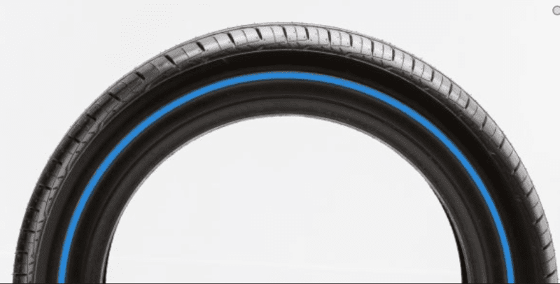 Diamond Back SS Blueline Tire.png