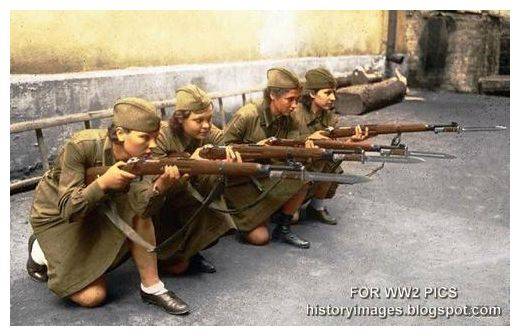 dible-images-pictures-photos-historyimages.blogspot.com-color-eastern-front-russian-ostfront-014.jpg