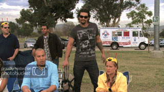DisGonBGug_zps69a86f9c.gif