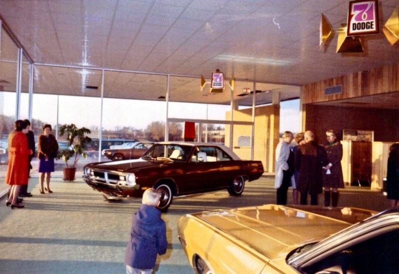 Dodge dealership inside.jpg