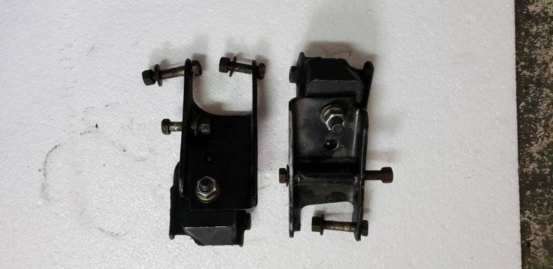 dodge engine mounts 1968 new.jpg