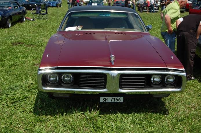 Dodge_Charger_B-body_3rd_generation_1971-1974_(1973_Charger_SE)_(01)_-AB1-.jpg