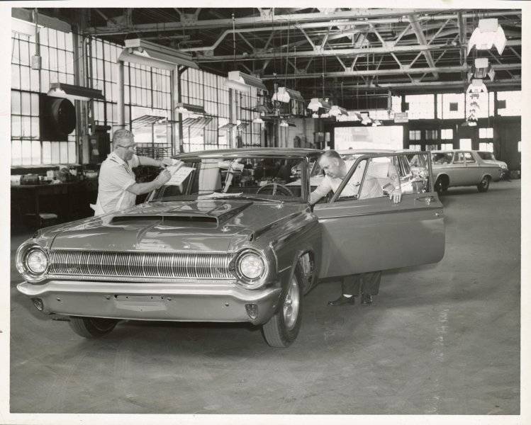 DODGE_Historical-Mopar-1964-Package-Car-Production-scaled.jpg