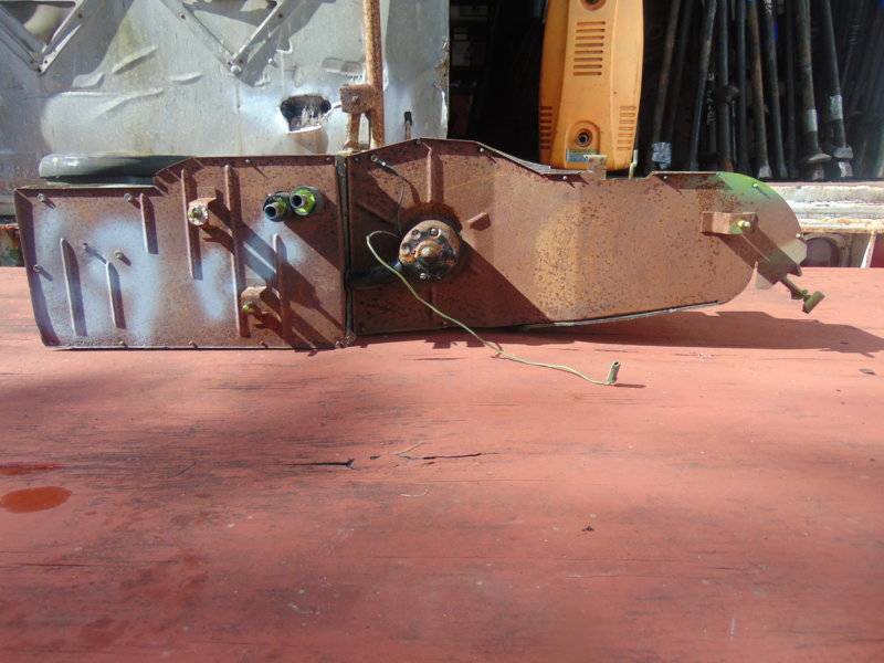 DSC01030 69 RR heater box.jpg