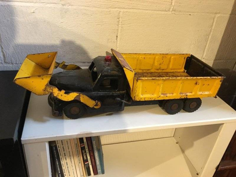 dump truck.jpg