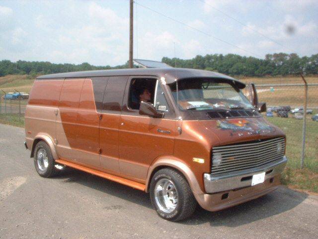 e21485b11d04cfde615f5dd6e5db122a--custom-vans-dodge.jpg