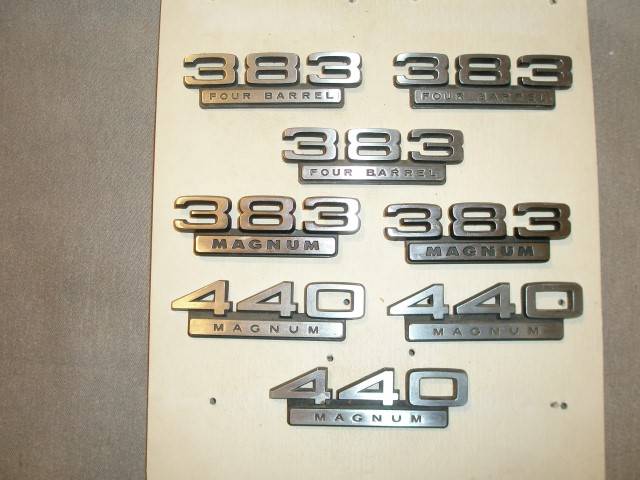 EMBLEMS 383 - 440 001 (Small).JPG