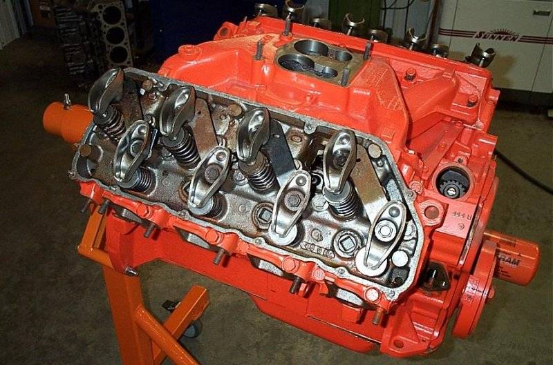 Engine 444ci A279 Plymouth Ball Stud Hemi canted valve design #2 valve cover off.jpg