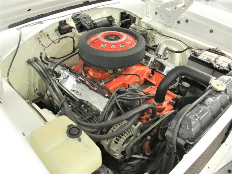 engine_bay_2.jpg