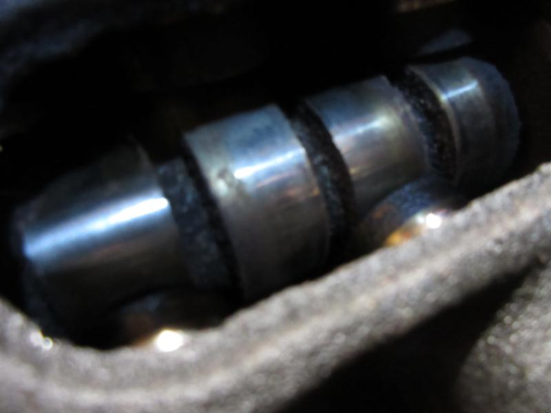 engine_teardown_camshaft_03.JPG