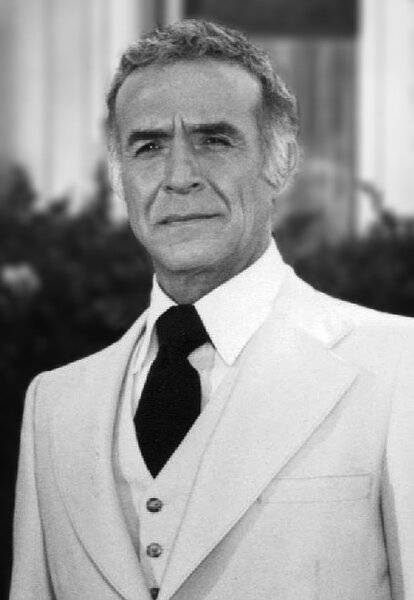 Fantasy_Island_Ricardo_Montalban_(cropped).jpg