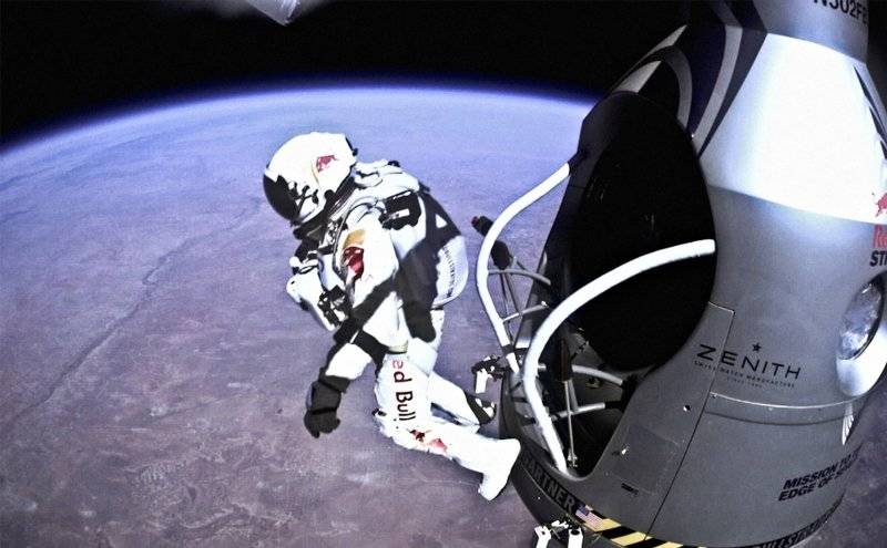 FelixStratos.jpg